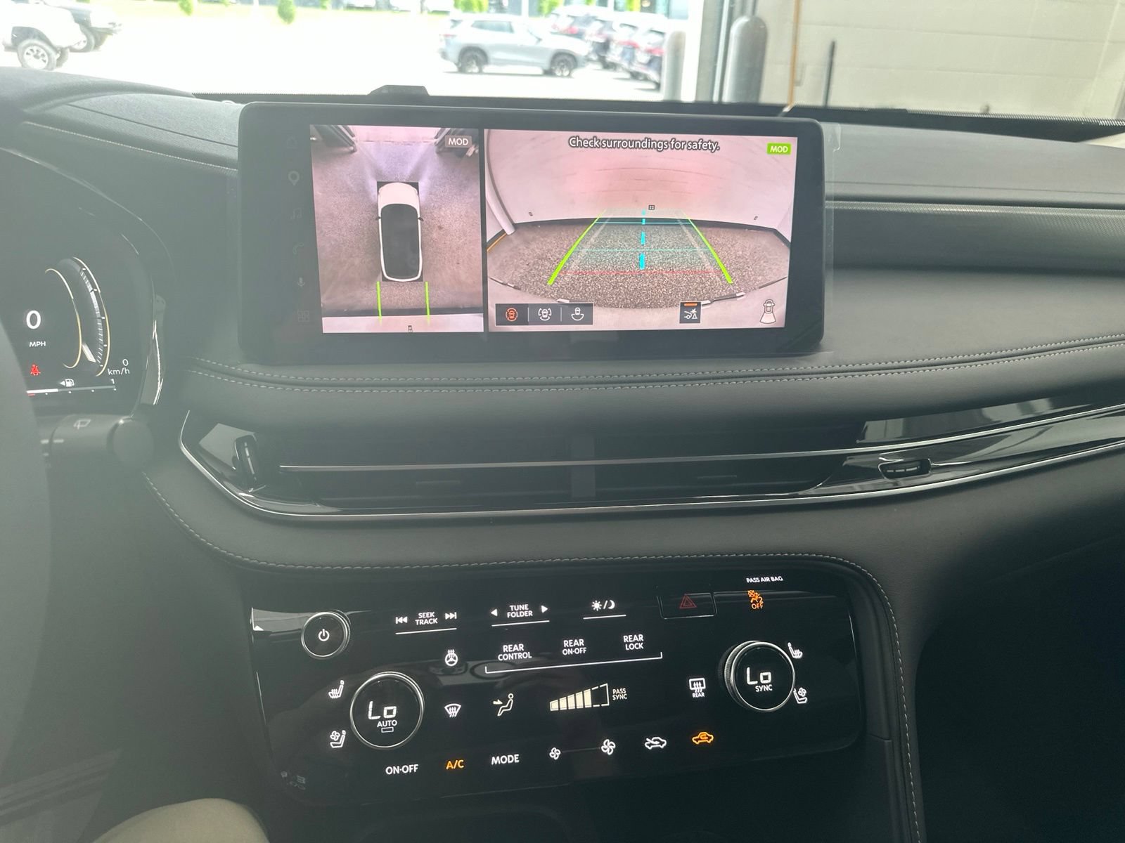 New 2027 INFINITI QX60 Luxe w/ Cargo Package AWD/4WD image 28