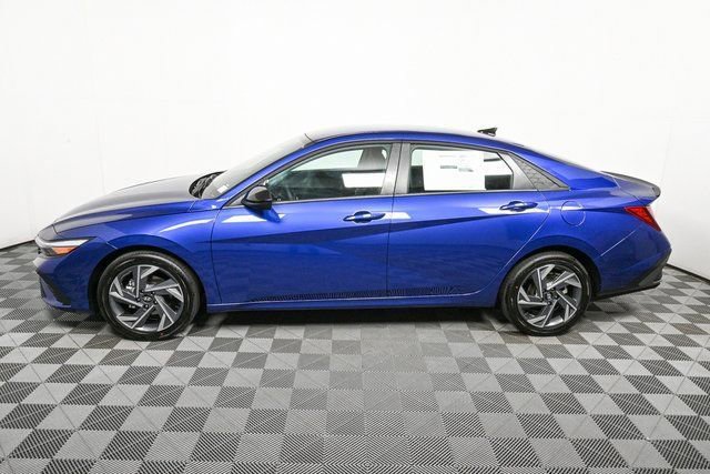 New 2025 Hyundai Elantra Sport image 8