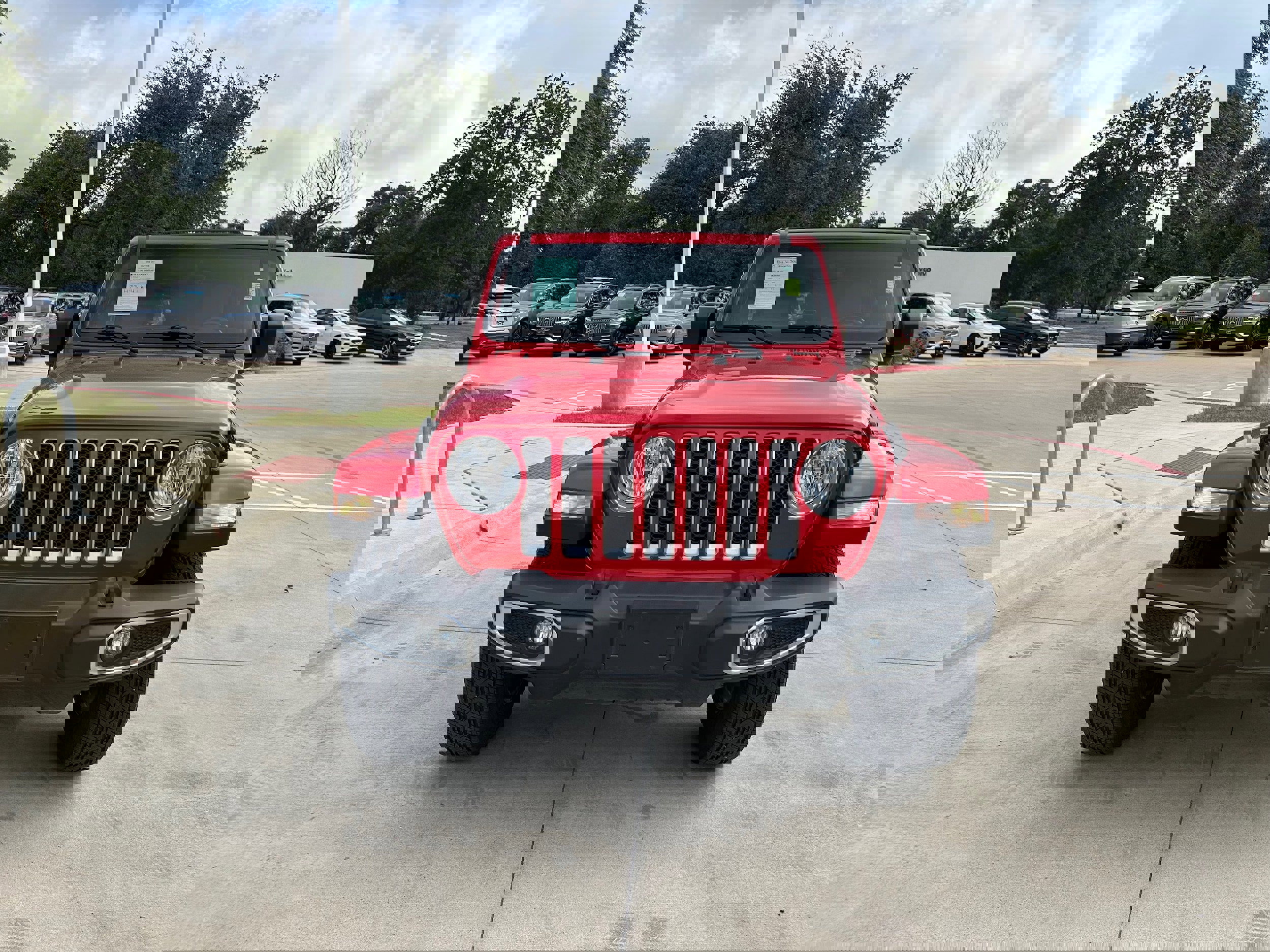 Used 2019 Jeep Wrangler Unlimited Sahara image 8