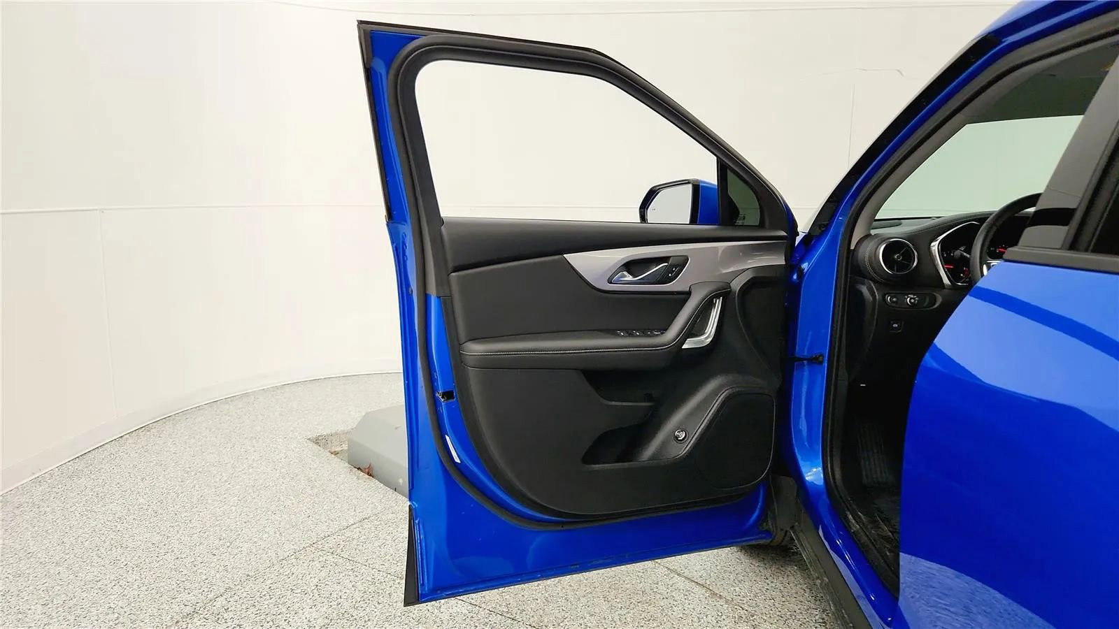 Used 2024 Chevrolet Blazer LT w/ Convenience Package image 33