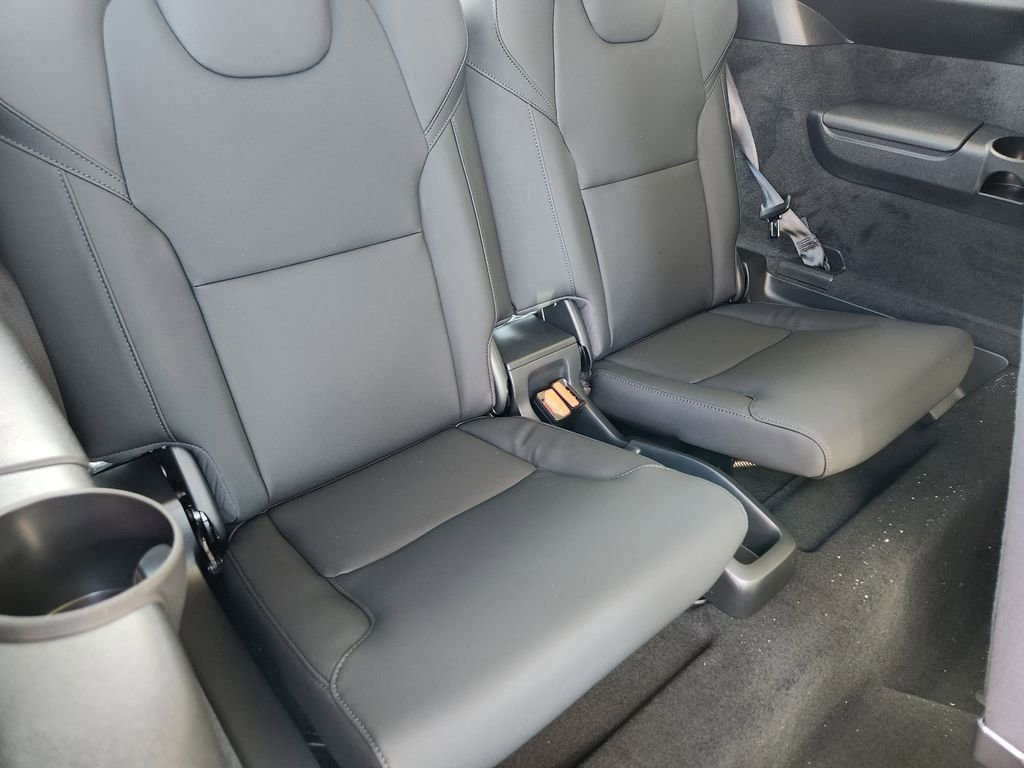 New 2026 Volvo XC90 B5 Core w/ Protection Package image 22