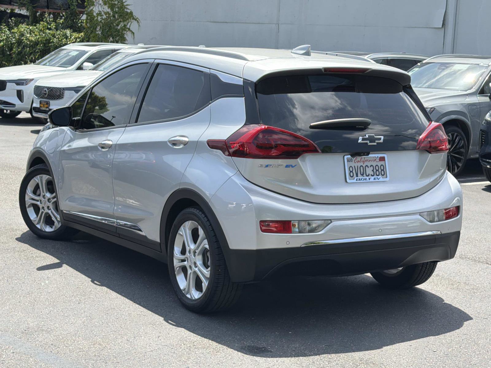 Used 2017 Chevrolet Bolt Premier w/ Driver Confidence II Package FWD image 7