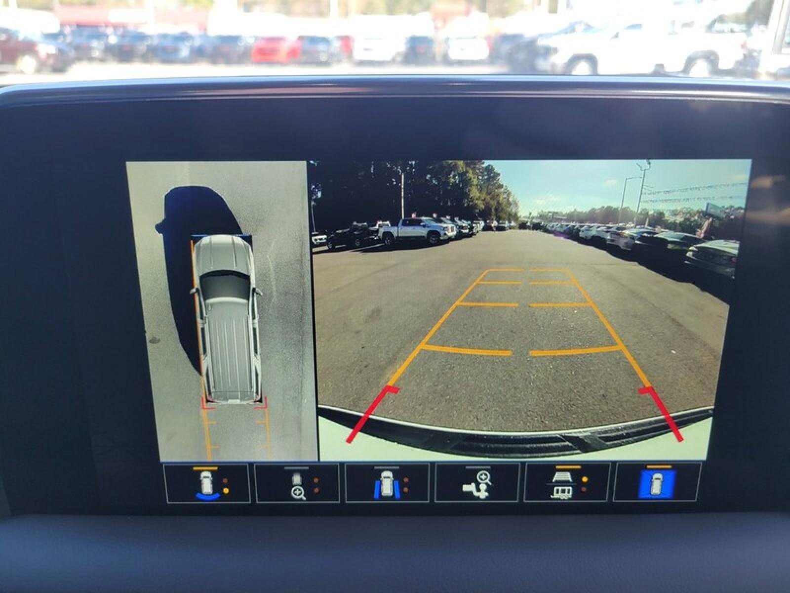 Used 2022 GMC Yukon XL SLT w/ SLT Premium Package image 19