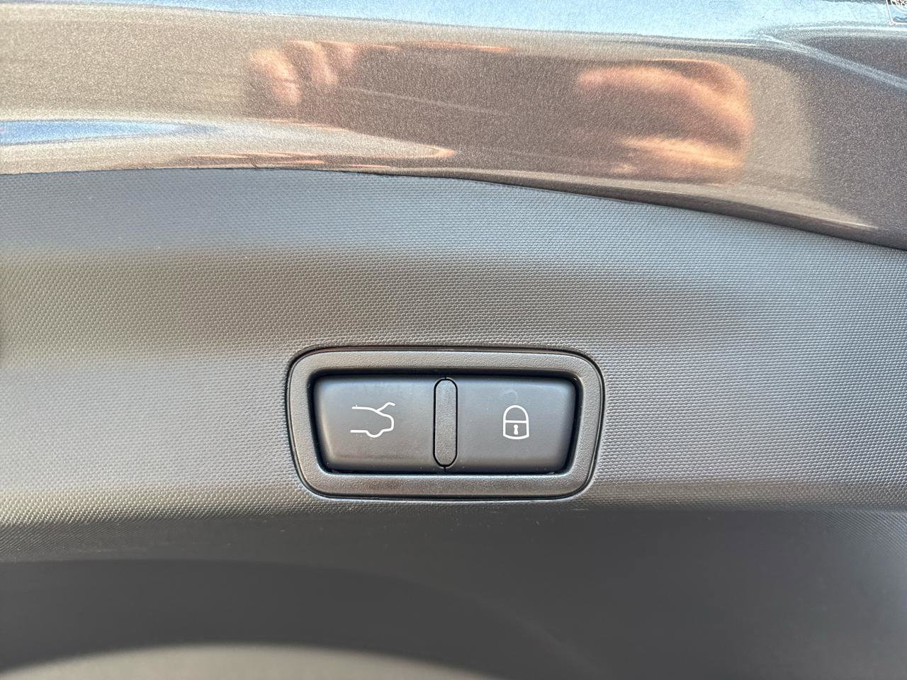 Used 2021 Alfa Romeo Stelvio Ti w/ Nero Edizione AWD/4WD image 23