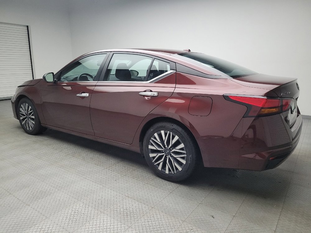 Used 2024 Nissan Altima 2.5 SV image 3