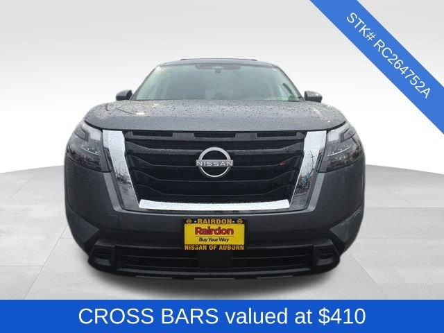 Used 2024 Nissan Pathfinder SV image 2