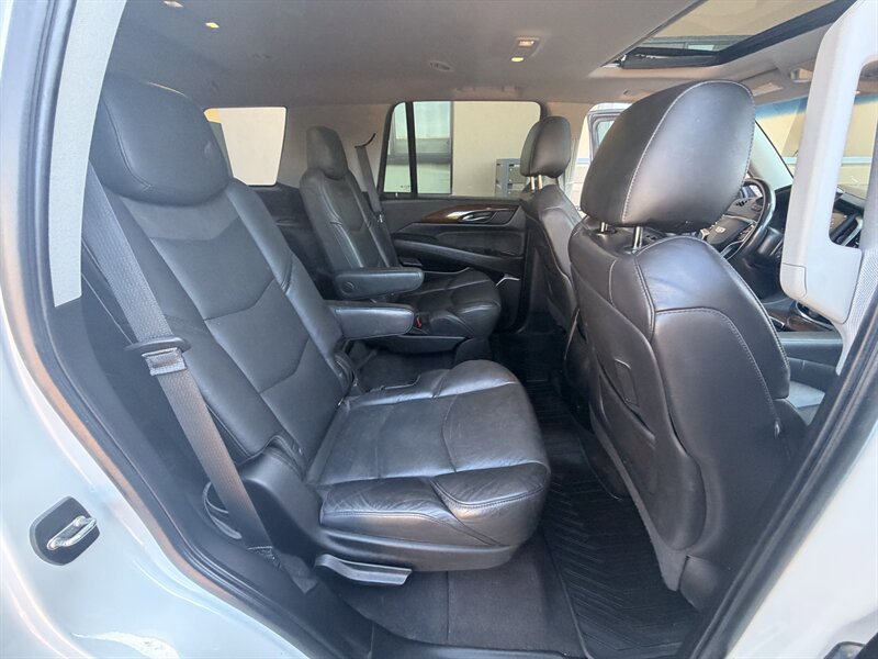 Used 2019 Cadillac Escalade Luxury image 35