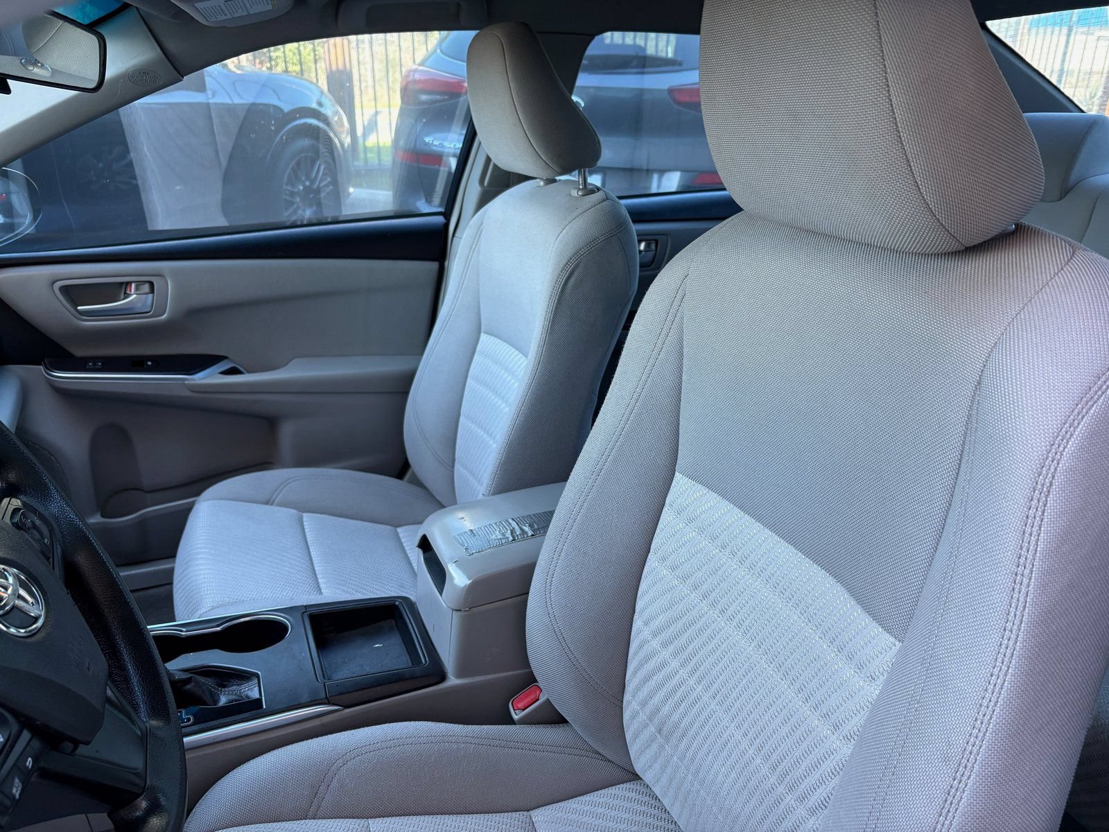 Used 2015 Toyota Camry LE FWD image 13