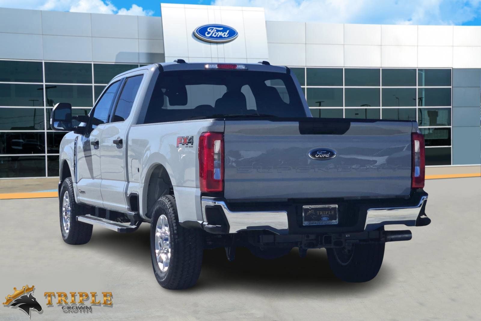 New 2026 Ford F250 XLT w/ FX4 Off-Road Package image 5