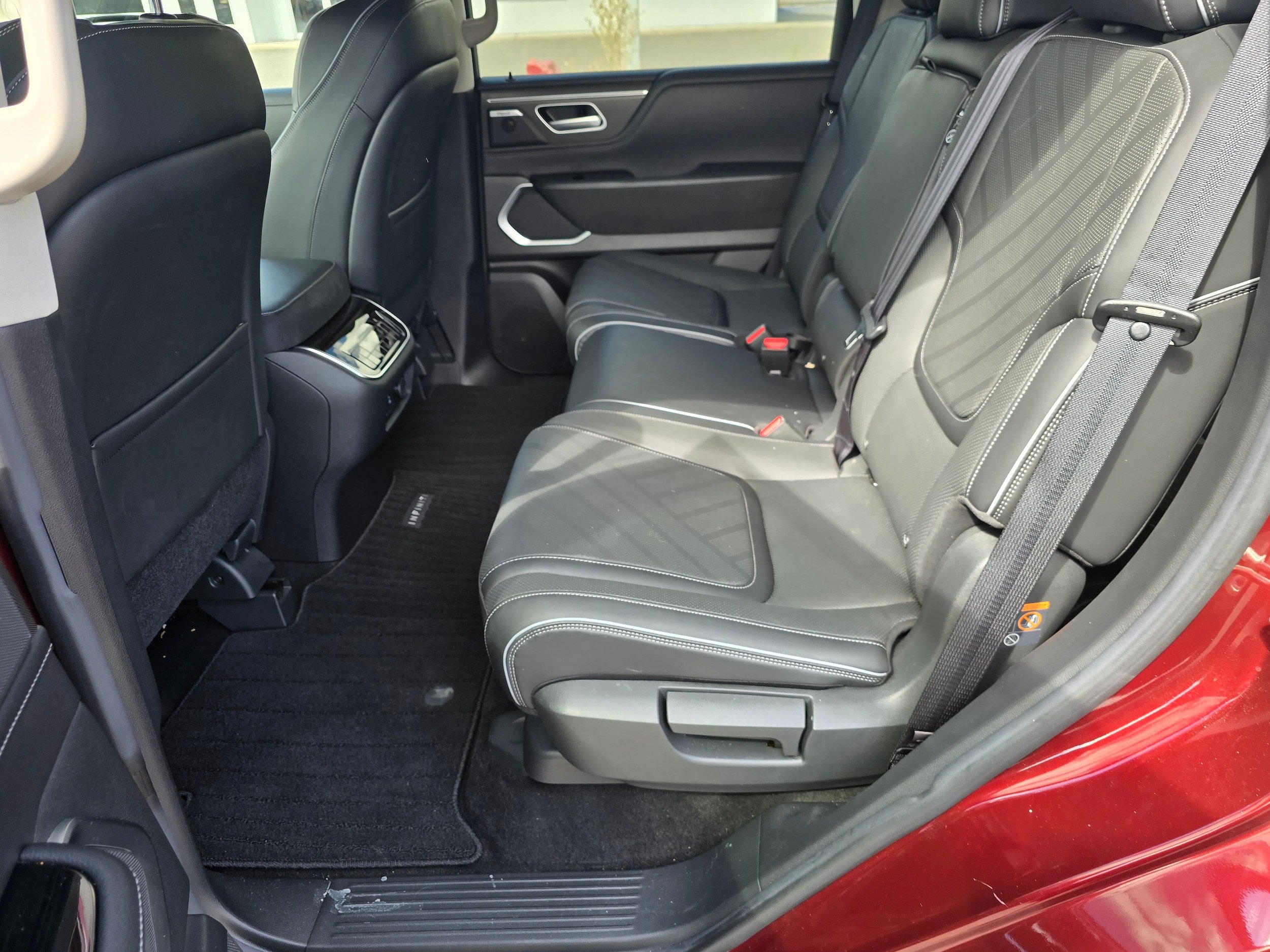 Used 2025 INFINITI QX80 Luxe AWD/4WD image 11