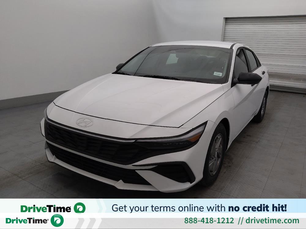 Used 2025 Hyundai Elantra SE image 1