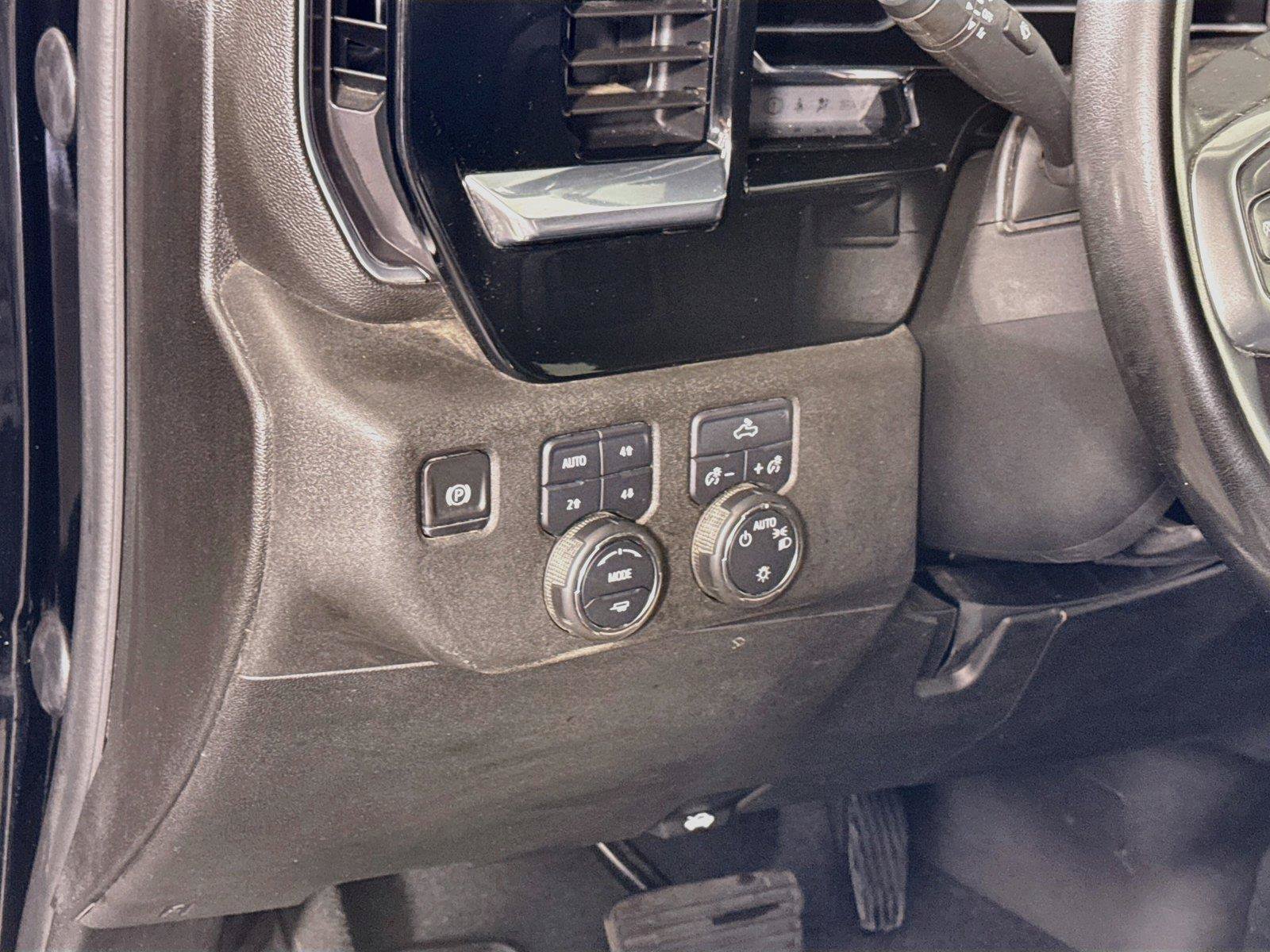 Used 2023 Chevrolet Silverado 1500 LT w/ Z71 Off-Road Package AWD/4WD image 4