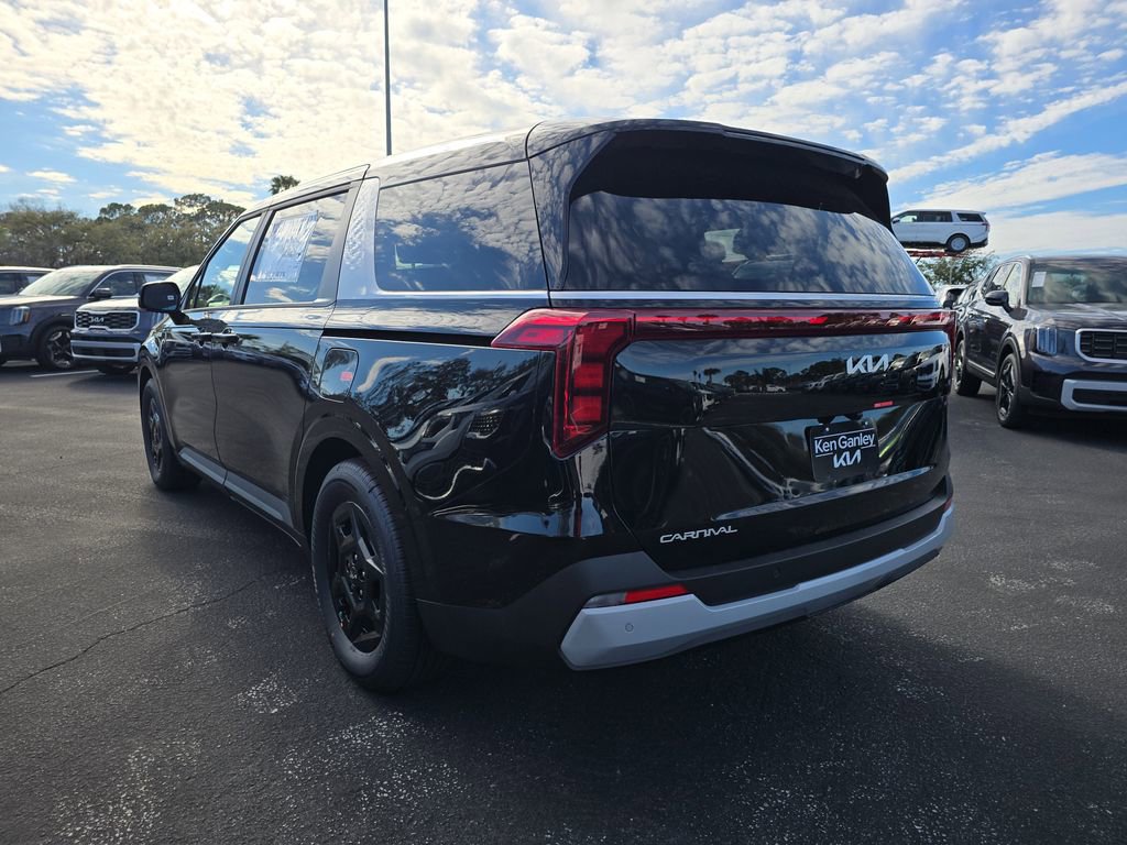 New 2026 Kia Carnival FWD image 6
