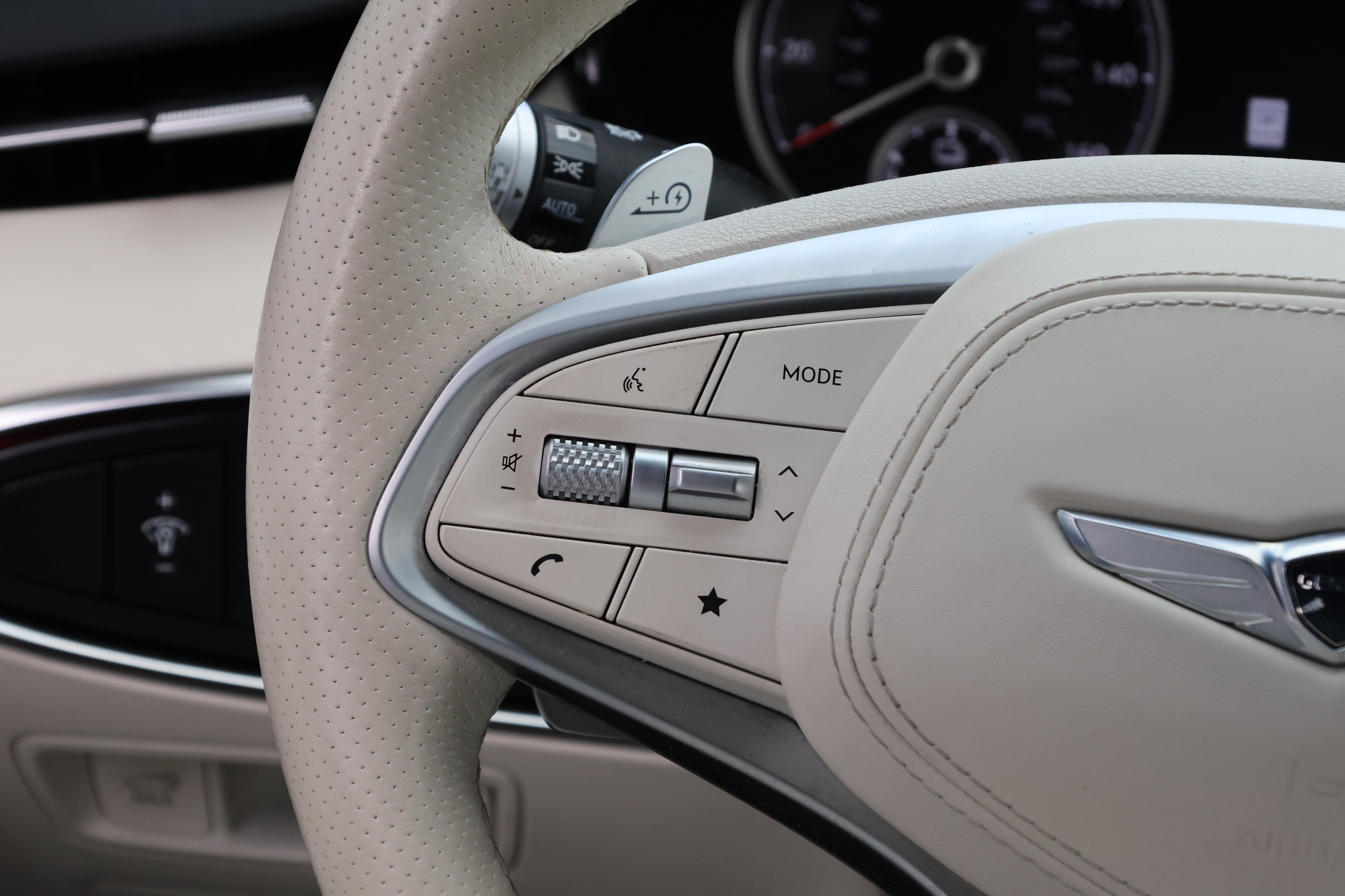 Used 2023 Genesis Electrified GV70 AWD/4WD image 19