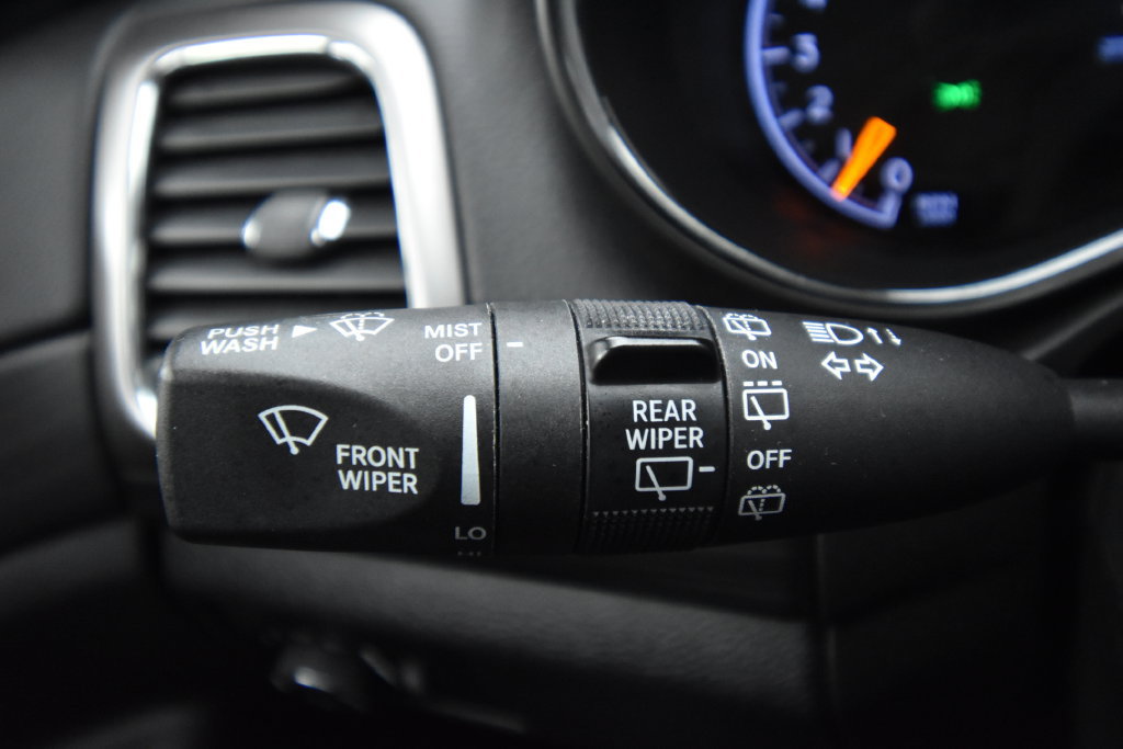 Used 2020 Jeep Grand Cherokee Altitude AWD/4WD image 32