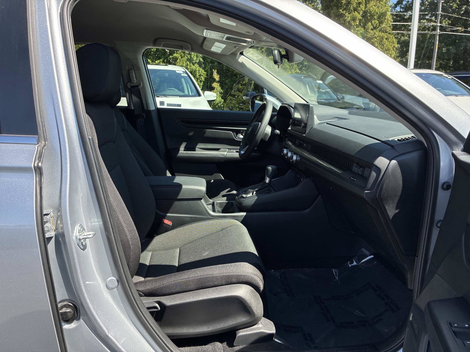 Used 2025 Honda CR-V LX image 11
