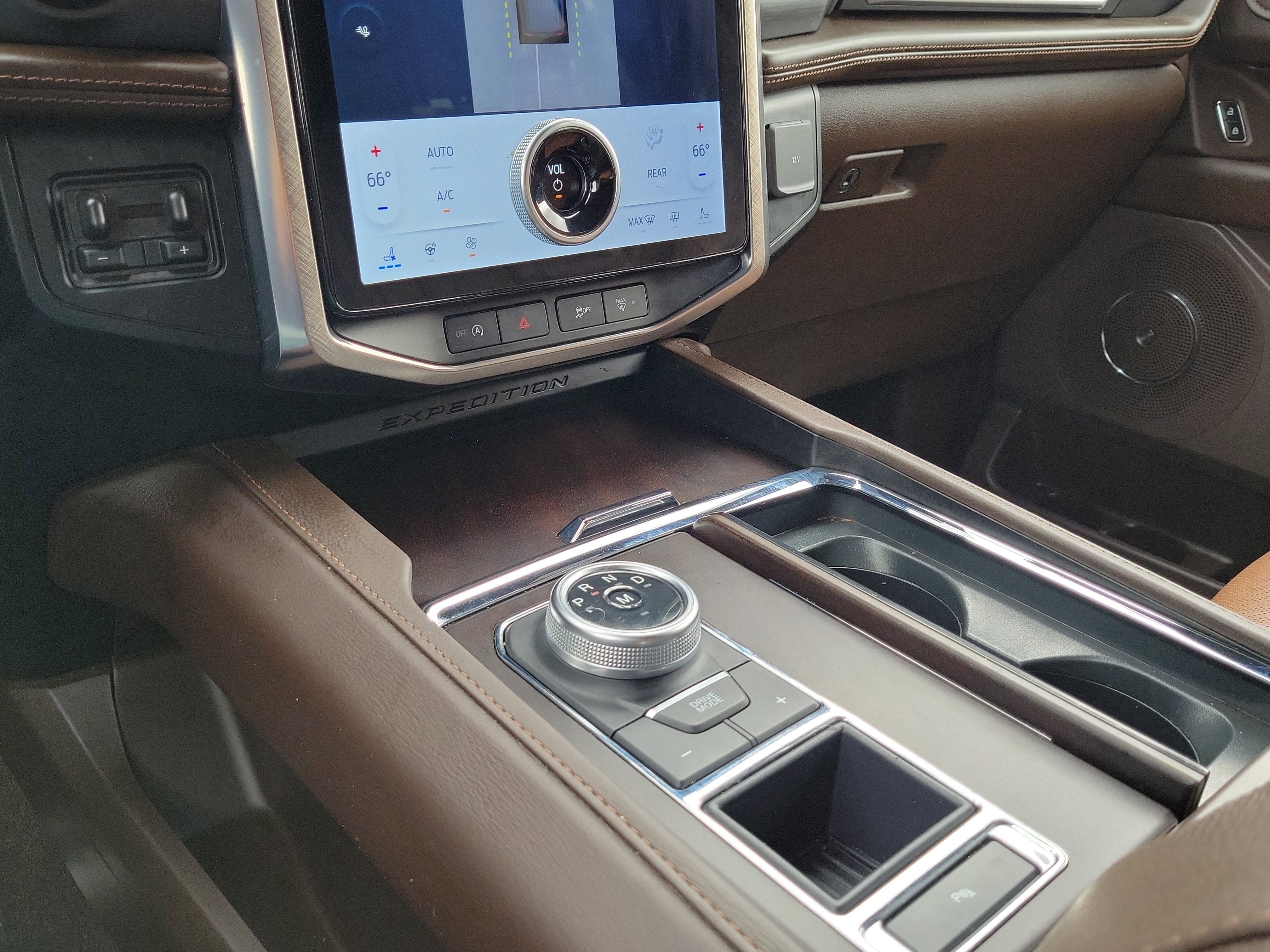 Certified 2024 Ford Expedition King Ranch RWD image 29