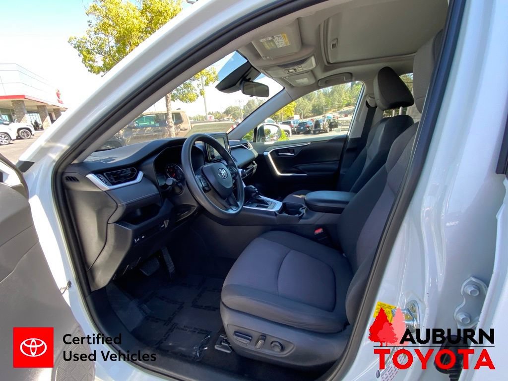 Certified 2019 Toyota RAV4 XLE FWD image 33