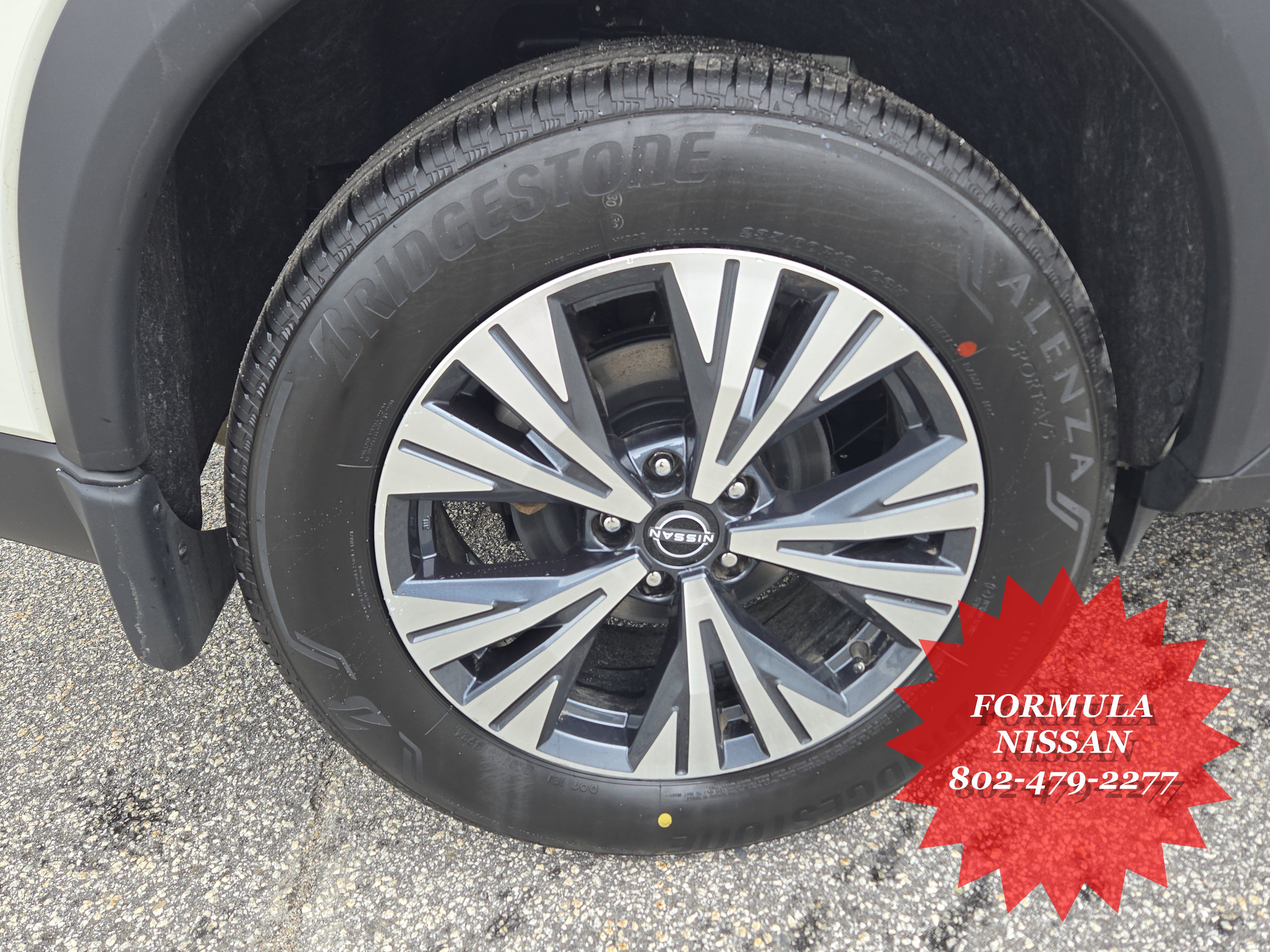 Used 2023 Nissan Rogue SV image 9