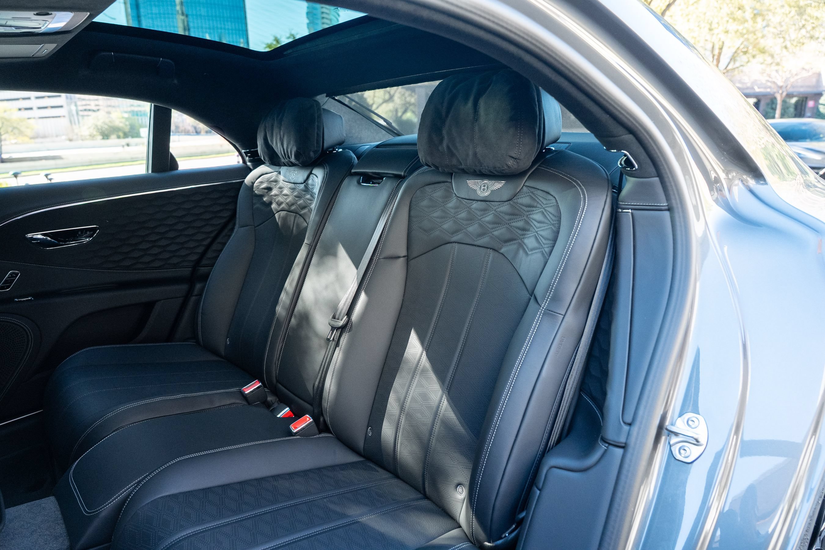 Certified 2025 Bentley Flying Spur Plug-In Hybrid AWD/4WD image 44