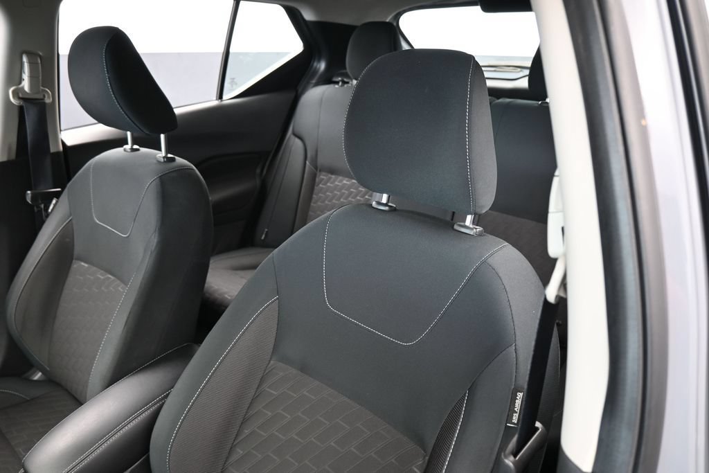 Used 2023 Nissan Kicks SV FWD image 17