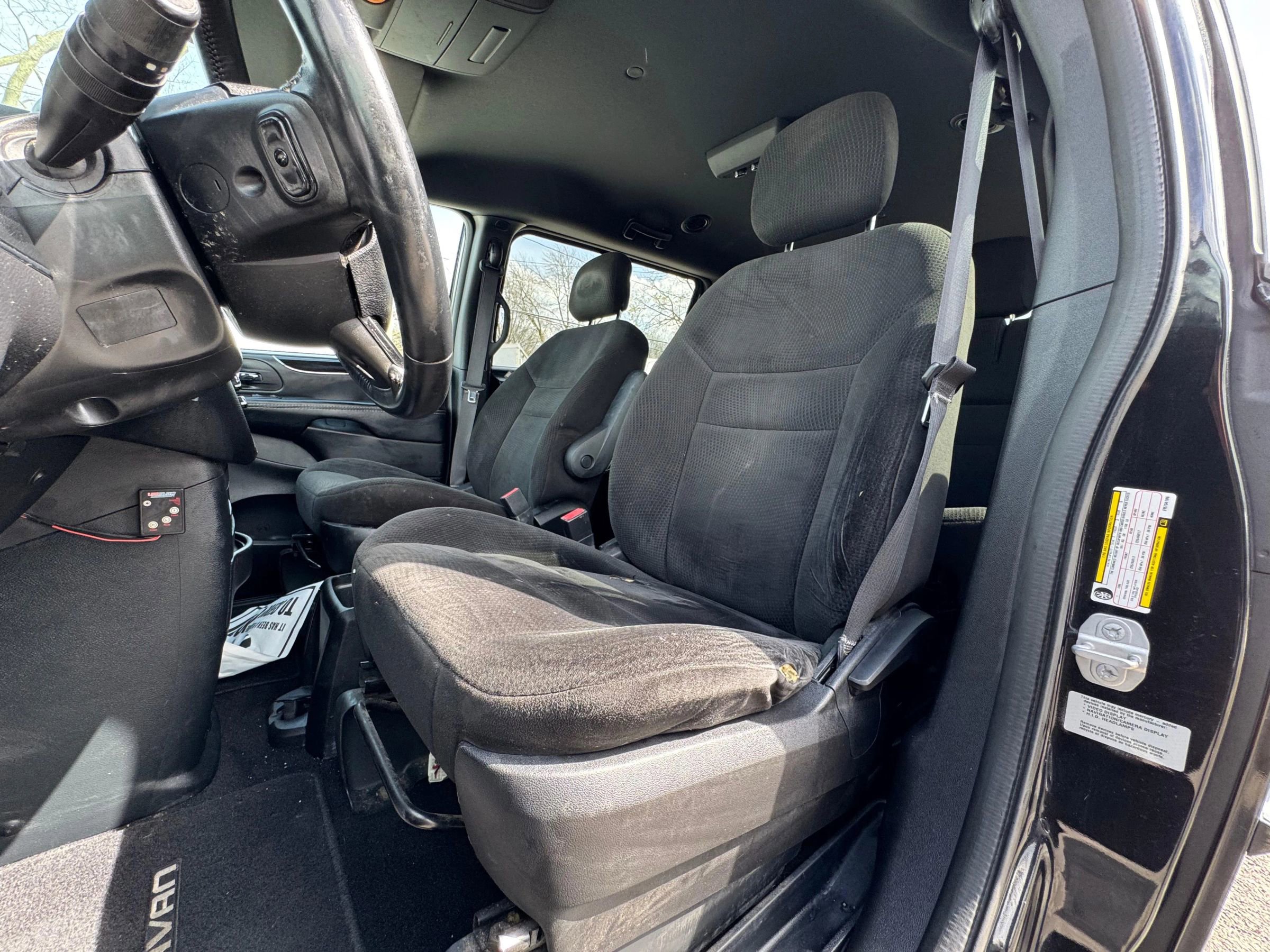 Used 2015 Dodge Grand Caravan SE FWD image 15