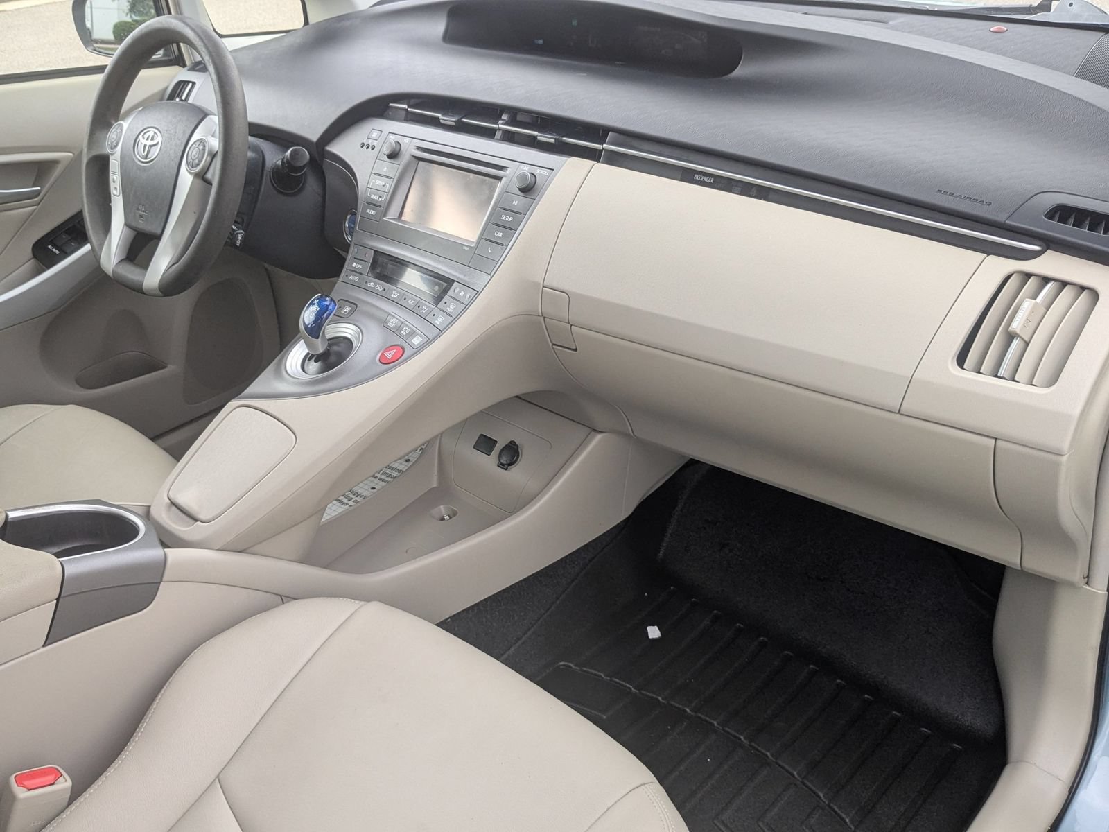Used 2015 Toyota Prius Two FWD image 31