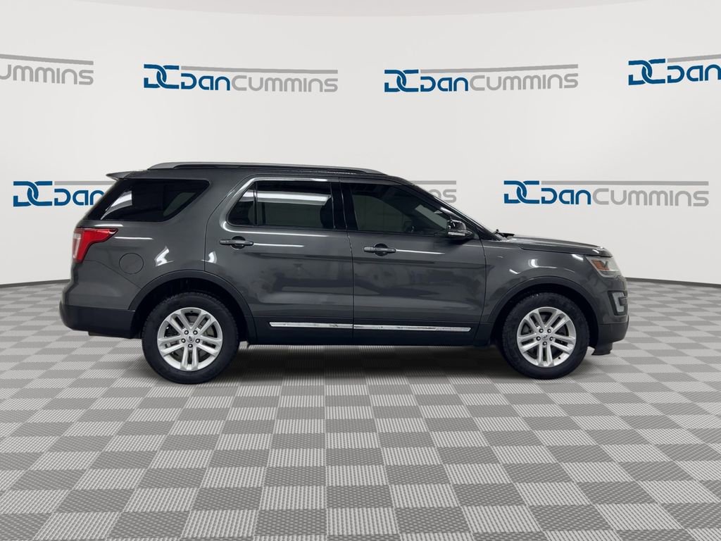 Used 2017 Ford Explorer XLT FWD image 9