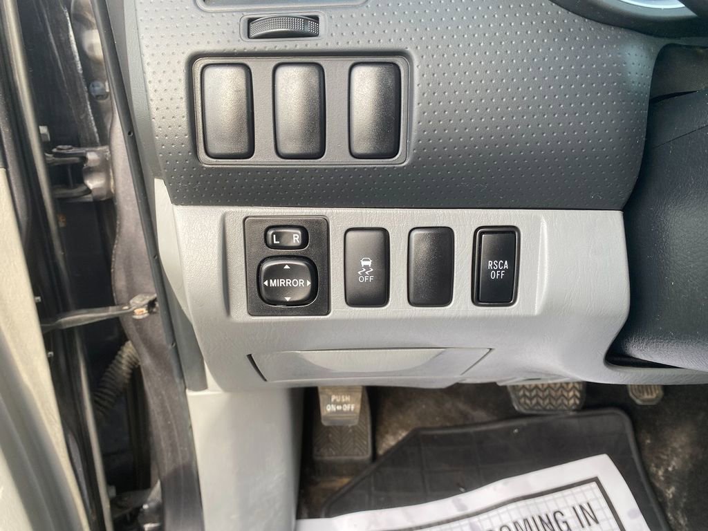 Used 2014 Toyota Tacoma 4x4 Access Cab w/ Convenience Package image 14