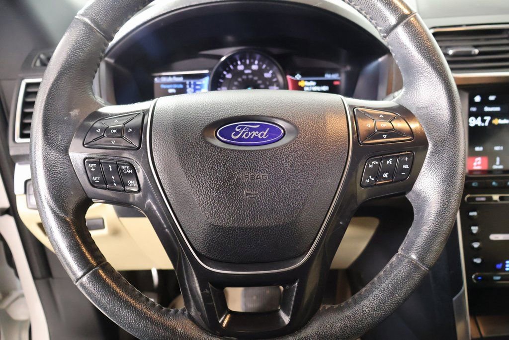 Used 2017 Ford Explorer Limited w/ Equipment Group 301A image 3