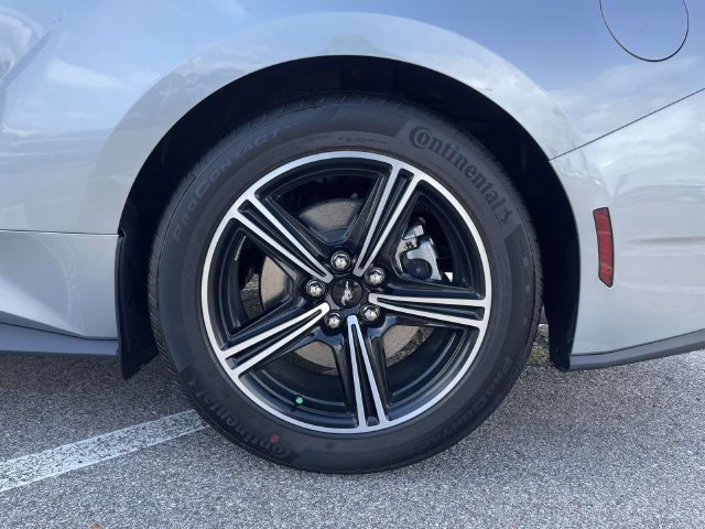 Used 2025 Ford Mustang Premium RWD image 4