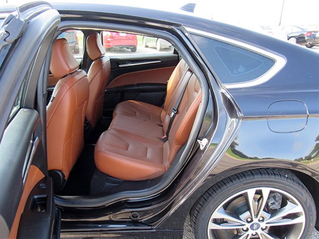 Used 2020 Ford Fusion Titanium image 15