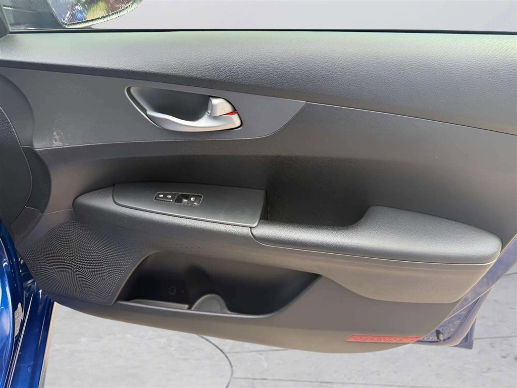 Used 2020 Kia Forte LXS FWD image 15