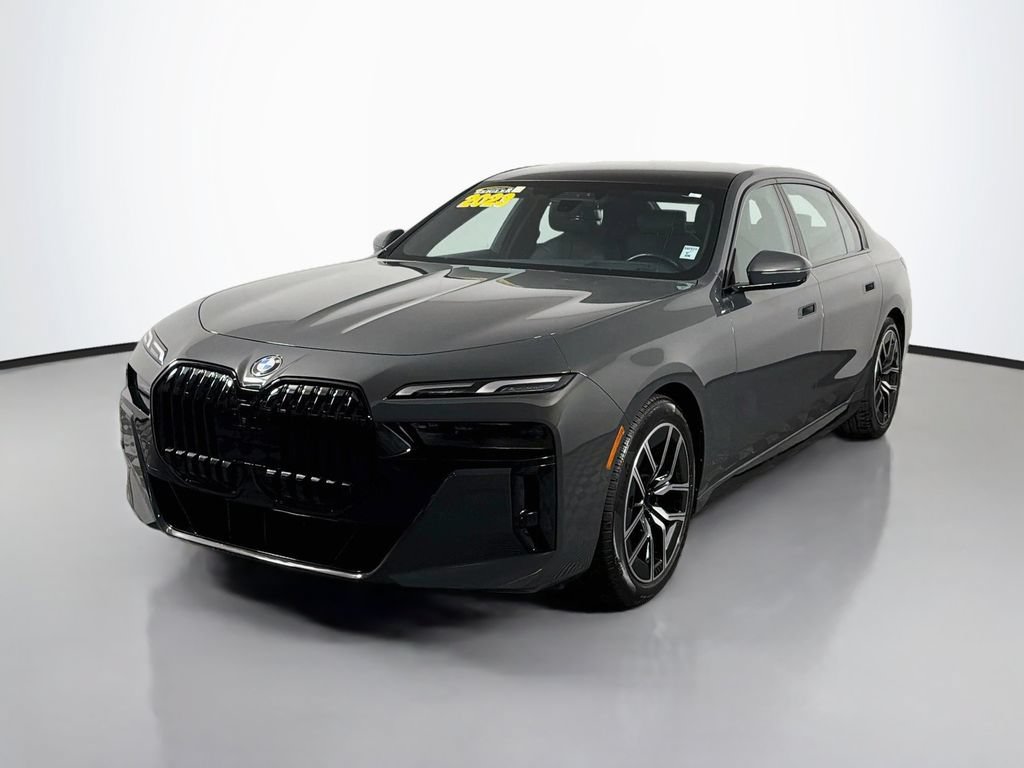 Used 2023 BMW 760i xDrive w/ Luxury Rear Seating Package AWD/4WD image 3