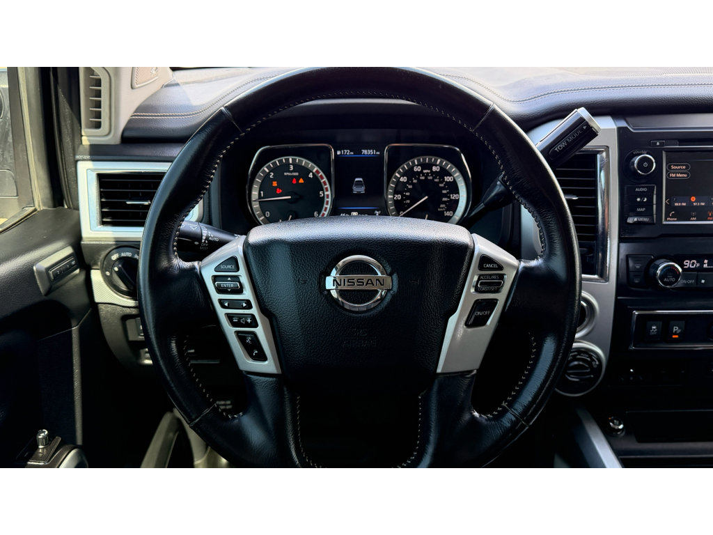 Used 2019 Nissan Titan PRO-4X w/ Pro-4x Convenience Package AWD/4WD image 16