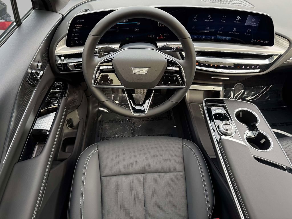 Used 2024 Cadillac Lyriq Sport image 4