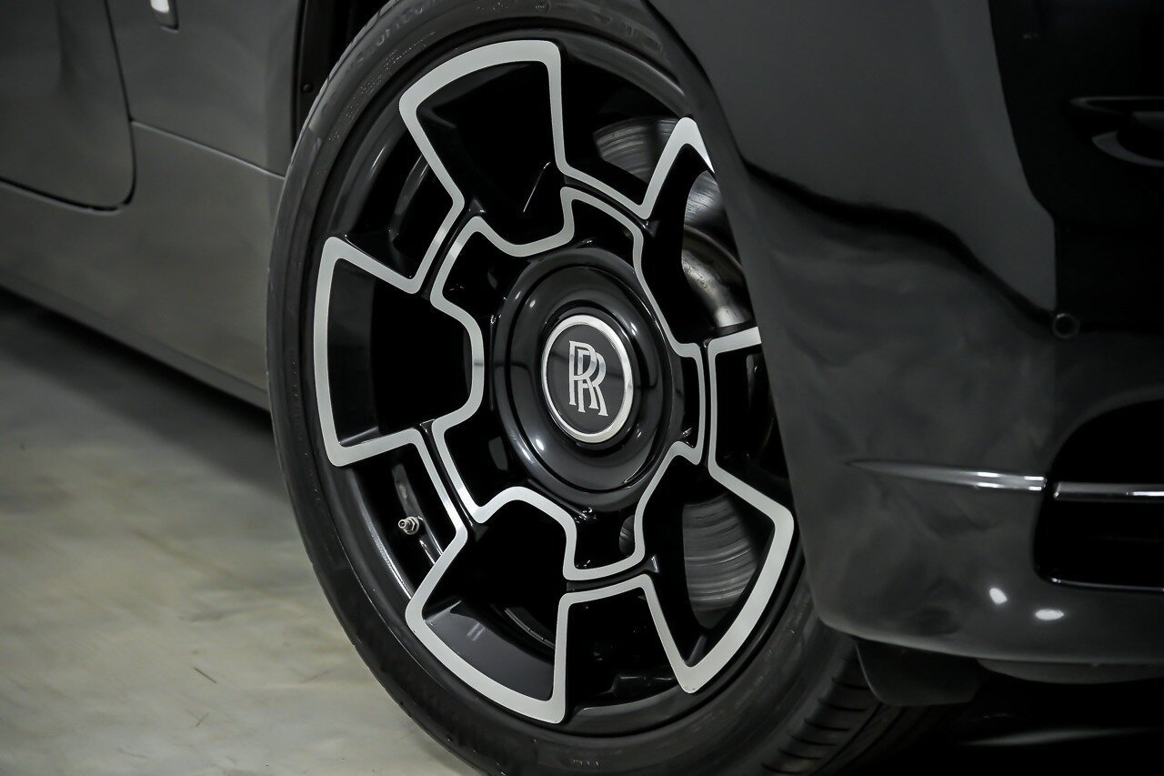Used 2018 Rolls-Royce Dawn RWD image 4