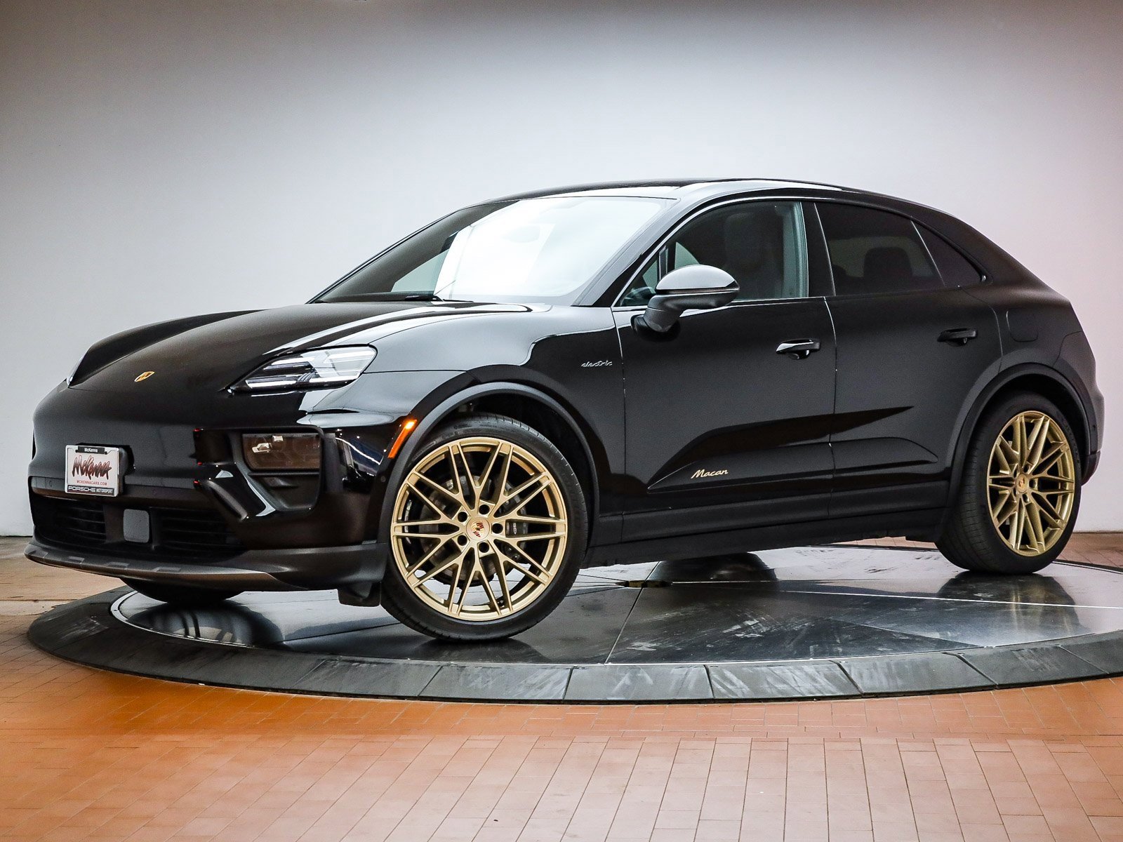 Used 2025 Porsche Macan Electric image 2