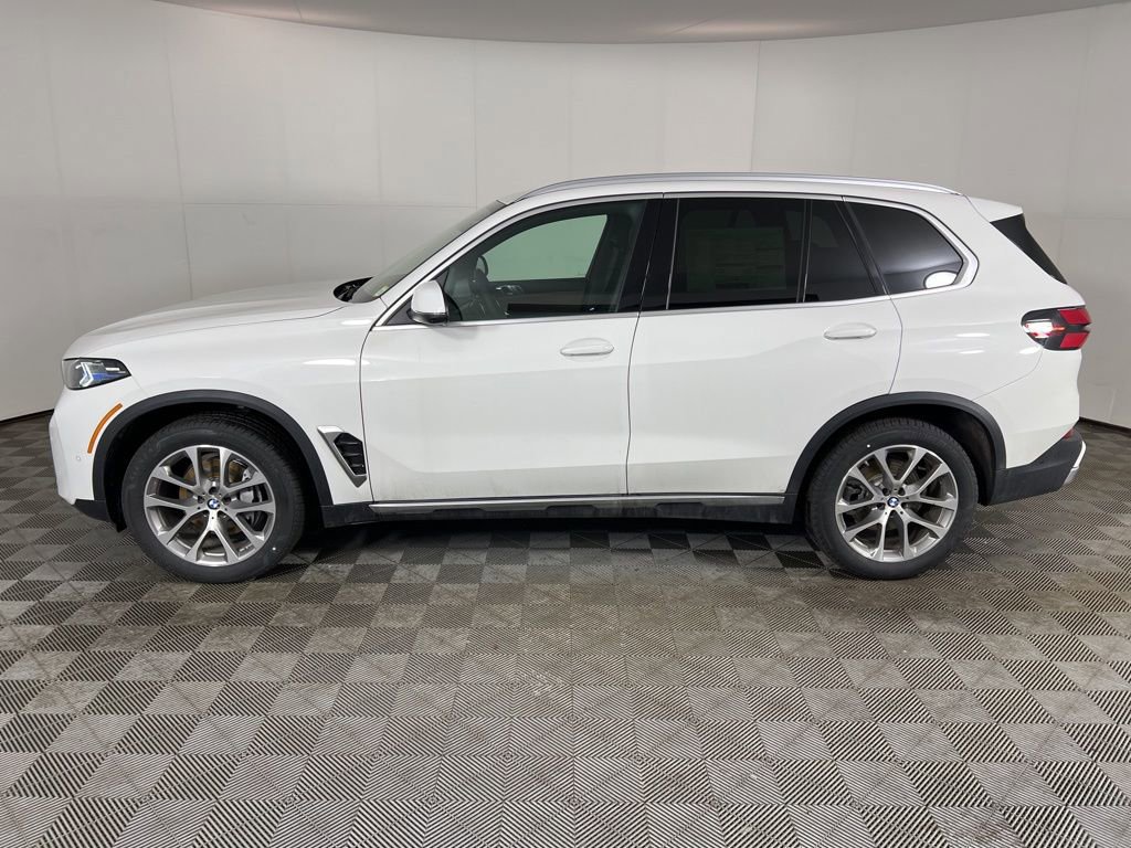 New 2026 BMW X5 xDrive40i w/ Parking Assistance Package image 4