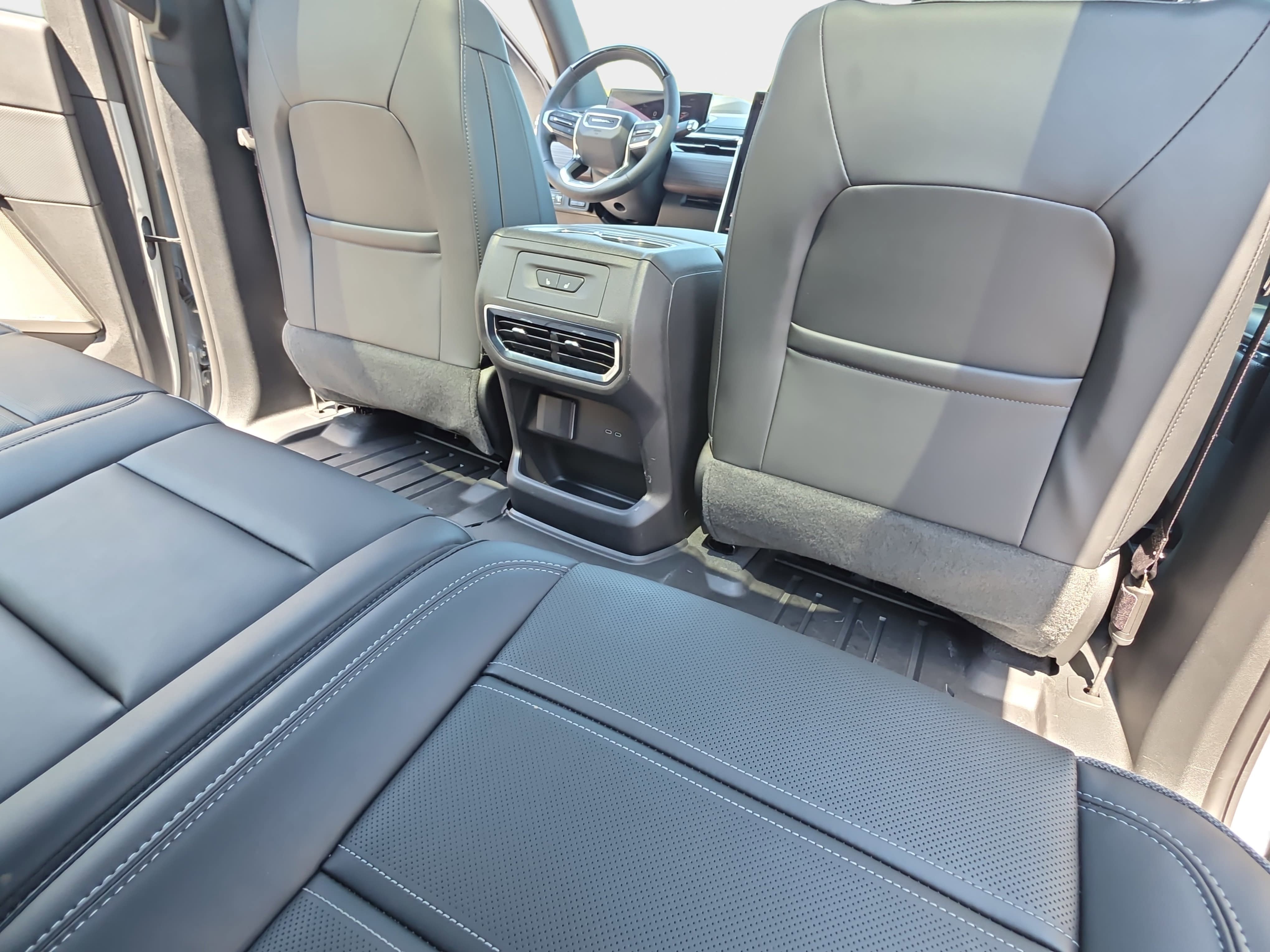 Used 2024 GMC Sierra EV Denali image 11