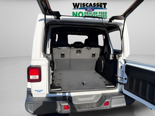Used 2021 Jeep Wrangler Unlimited Sahara AWD/4WD image 13