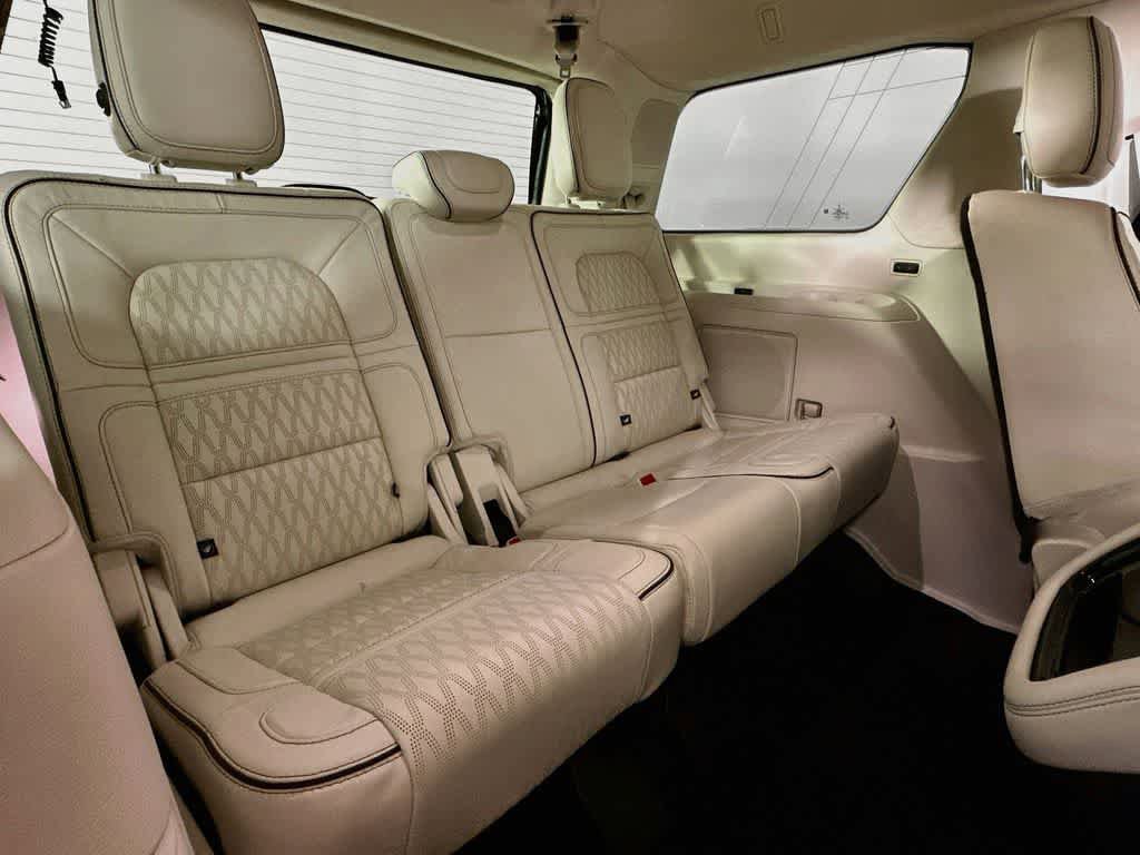 Used 2020 Lincoln Navigator Black Label w/ Cargo Convenience Package AWD/4WD image 33