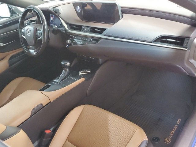 Used 2021 Lexus ES 300h w/ Premium Package image 24