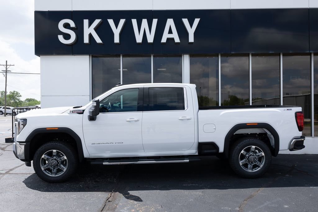 New 2026 GMC Sierra 2500 SLE w/ Max Trailering Package AWD/4WD image 2