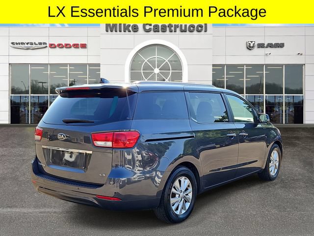 Used 2017 Kia Sedona LX w/ LX Essentials Premium Package FWD image 4