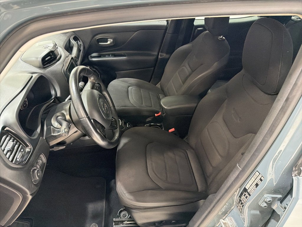 Used 2017 Jeep Renegade Altitude image 23