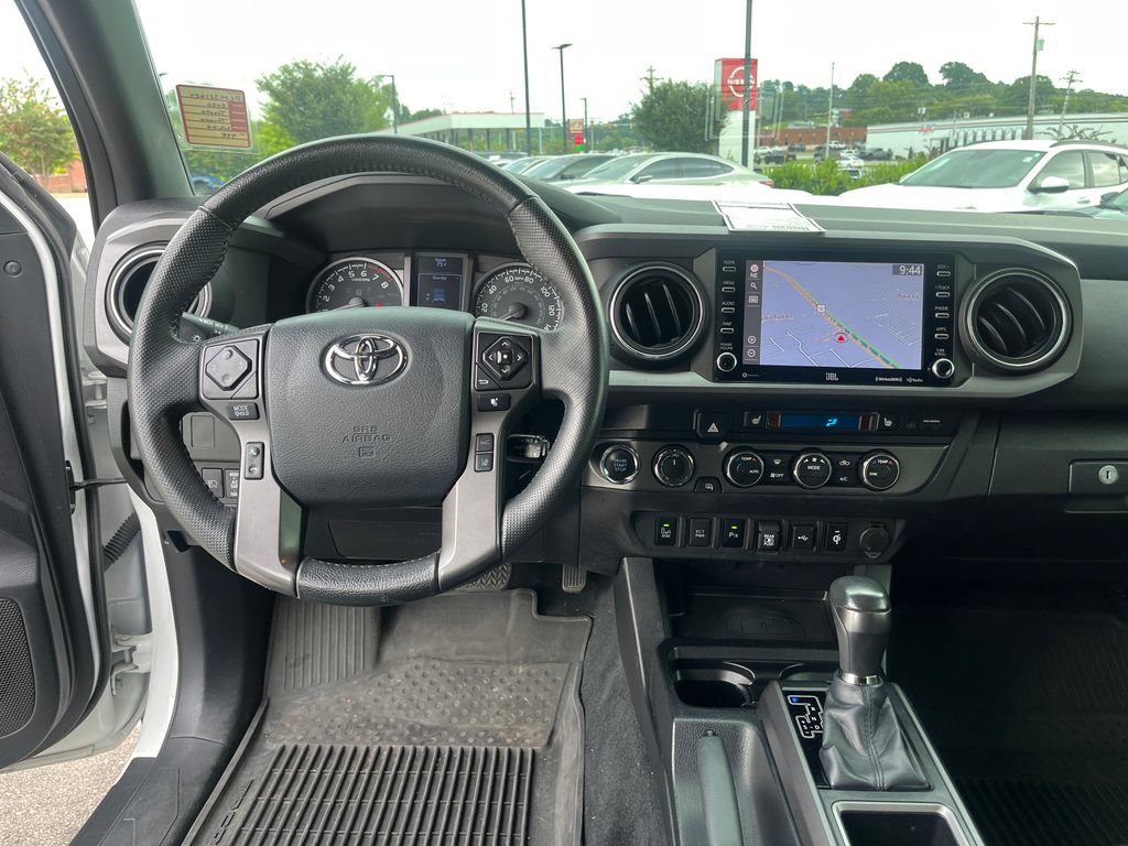 Used 2020 Toyota Tacoma TRD Sport w/ TRD Premium Sport Package AWD/4WD image 25