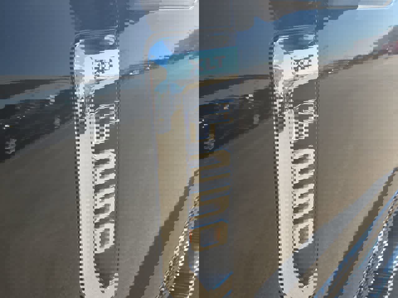 Used 2019 Ford F250 XLT w/ XLT Premium Package image 15