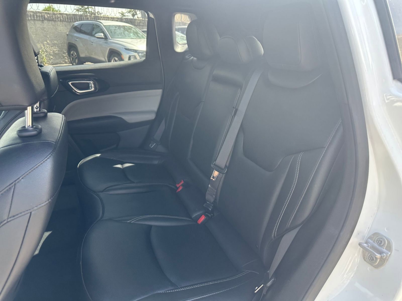 Used 2025 Jeep Compass Limited image 27