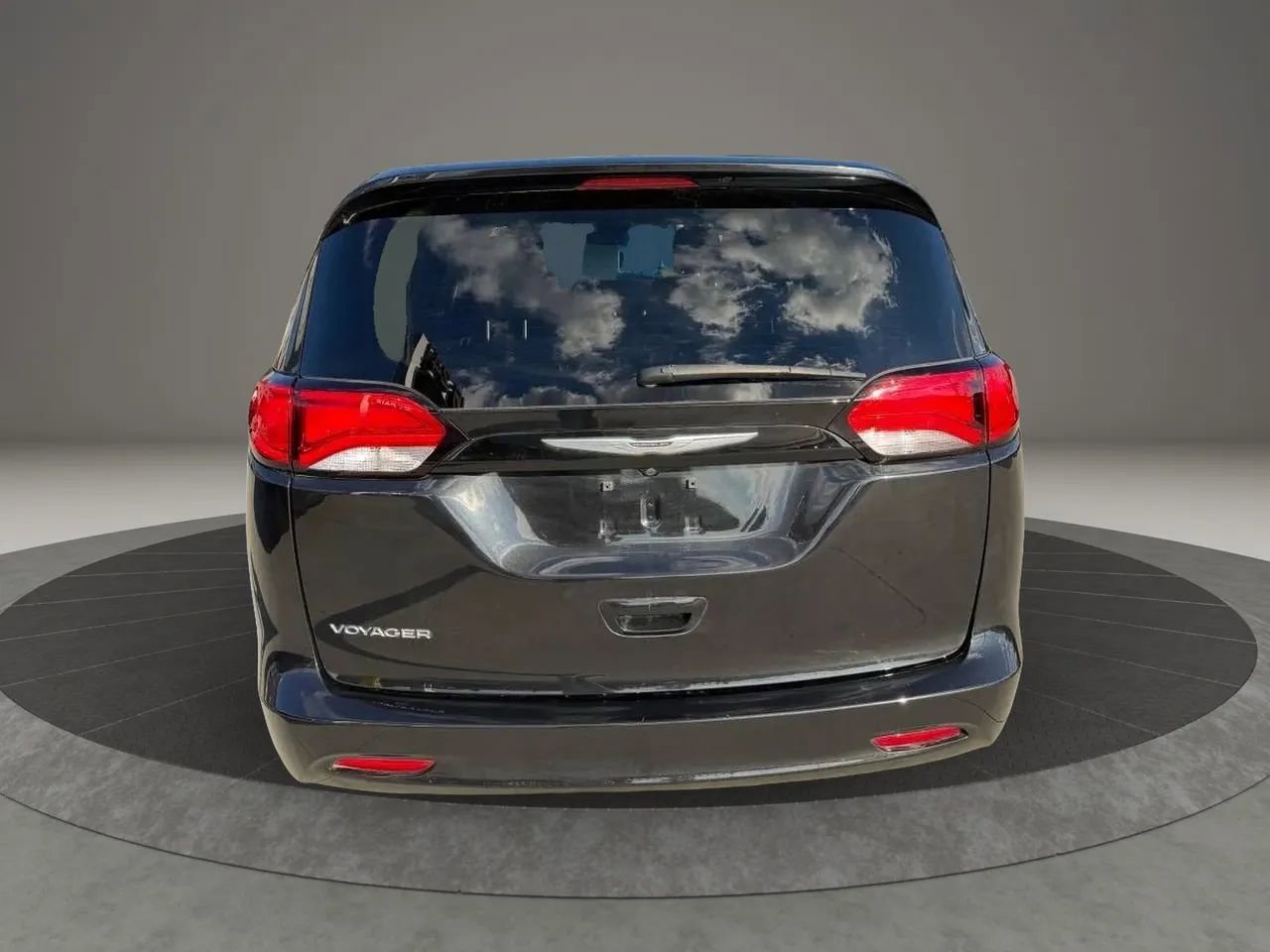 Used 2023 Chrysler Voyager LX FWD image 11